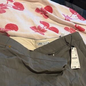 Zara Men's Elegant Gray Trousers